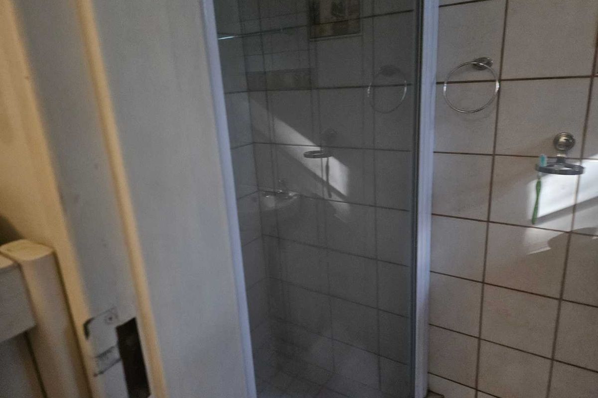 Two bedroom House with flat in Magersfontein - Photo 4