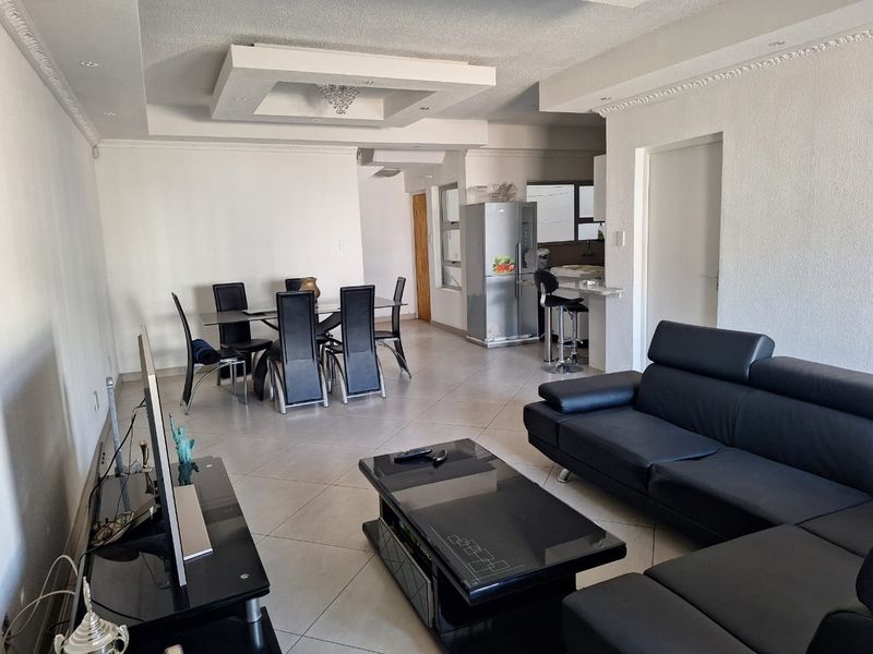 Very spacious TOWNHOUSE - Photo 4