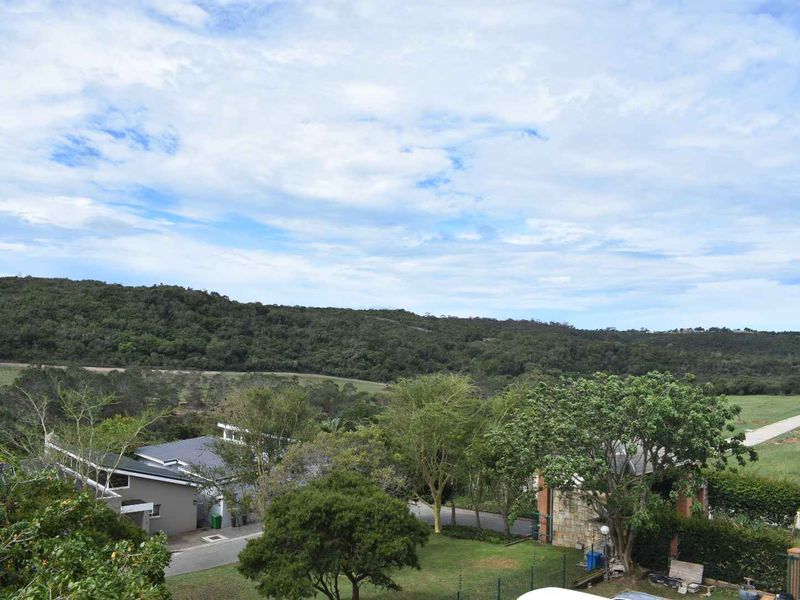 UnlockLuxury Living: Stunning Beacon Bay Apartment with Private Balcony & Resort-Style Amenities! - Photo 5