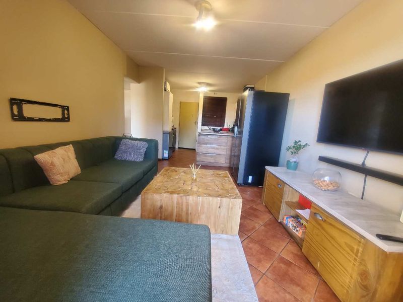 First-floor Gem in Aloe Ridge - perfect for families or Investors! - Photo 5