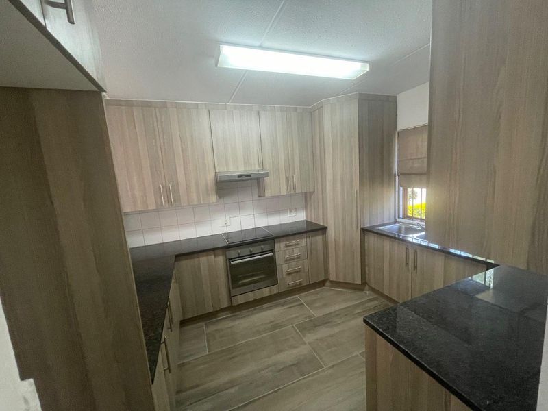 UNFURNISHED 2 BEDROOM GARDEN APARTMENT TO RENT IN LONEHILL - Photo 10