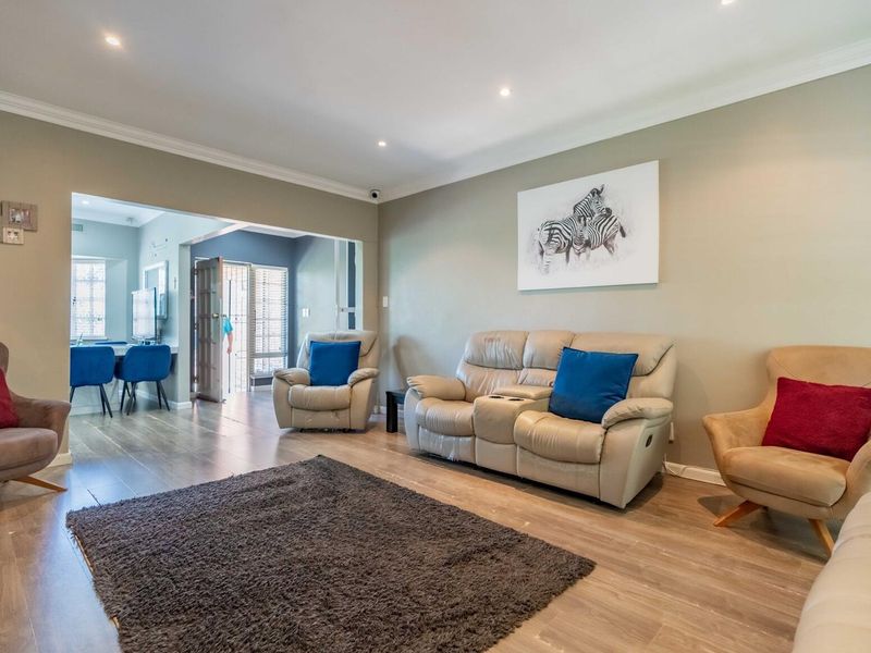 Serene Family Living in the Heart of Gillitts - Photo 7