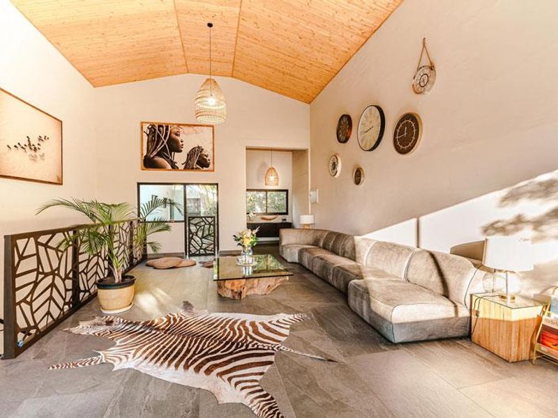 Luxury Guesthouse and Restaurant FOR SALE in Eros - Photo 6
