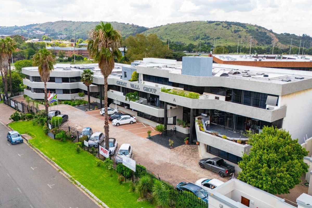 Commercial Office Investment Opportunity with Residential Conversion Upside - Photo 5