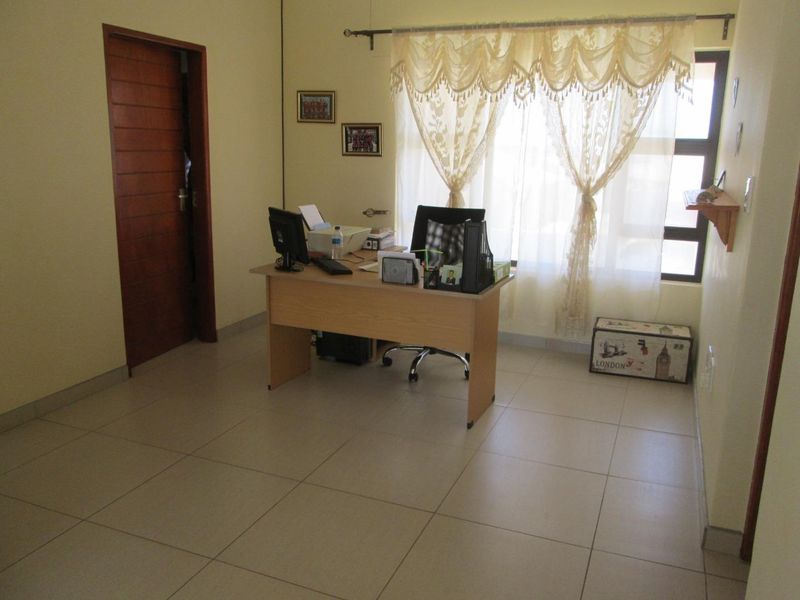 Modern double storey house close to all amenities - Photo 8