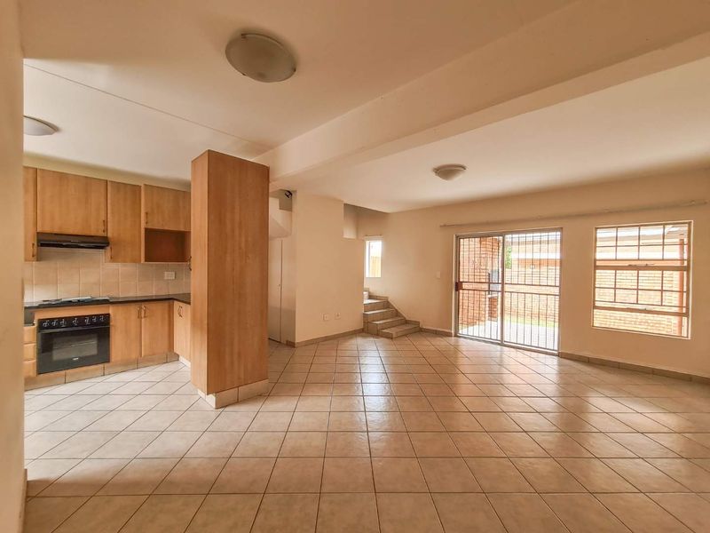 2 Bedrooms/ 2.5 Bathrooms/ 1 Garage - Photo 2