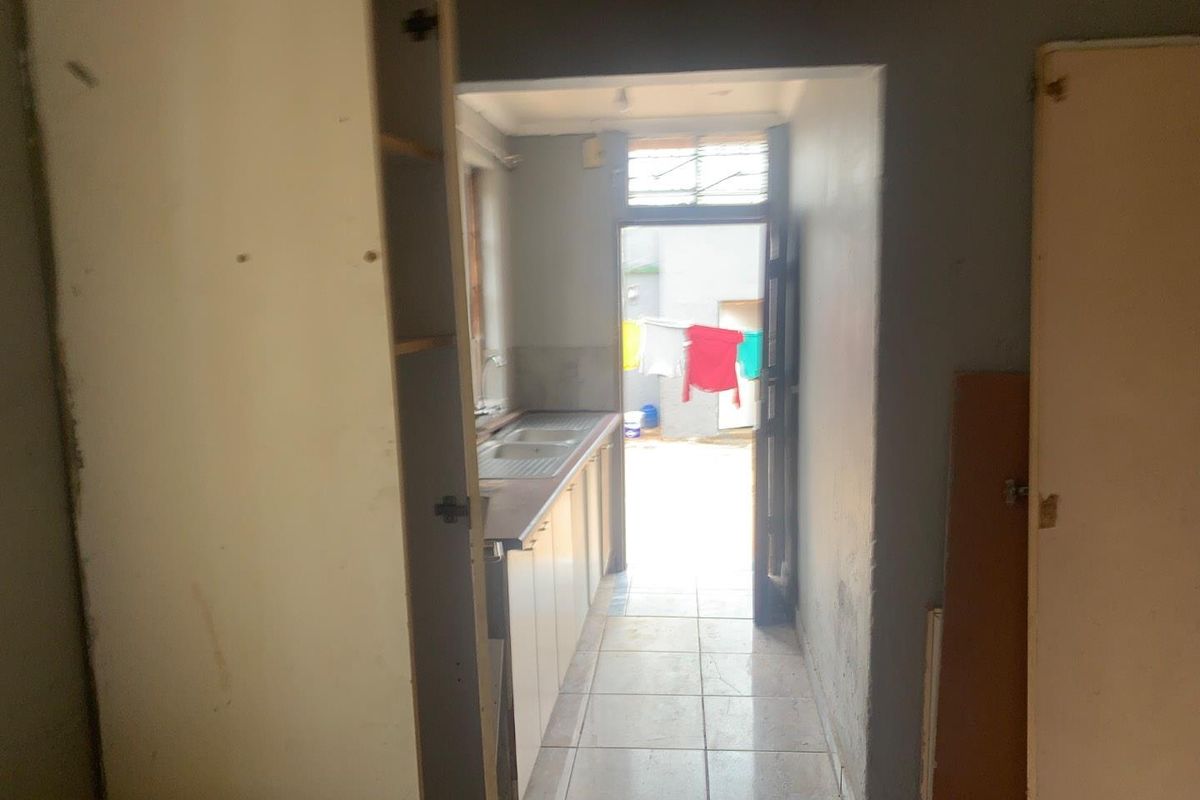 **Ideal Investment Opportunity: Fully Tenanted Property - Photo 4