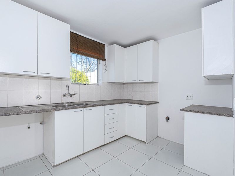 Charming and Well Maintained 2-Bedroom Home in the Heart of Kenilworth – Ideal for First-Time Buyers, Scaling down or Investors - Photo 6