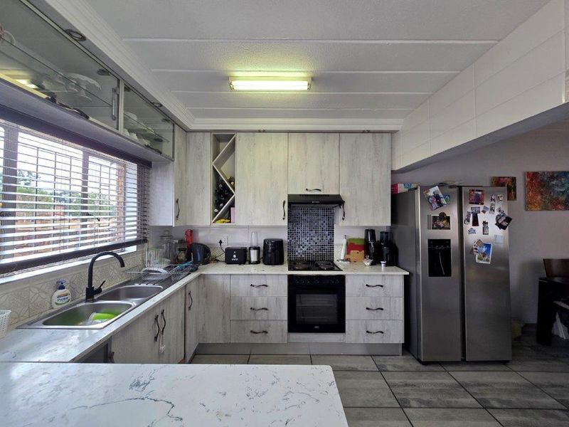 Quiet, Secure and Truly Special - Photo 6