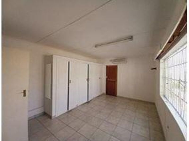 FOR SALE / TO LET - Photo 7