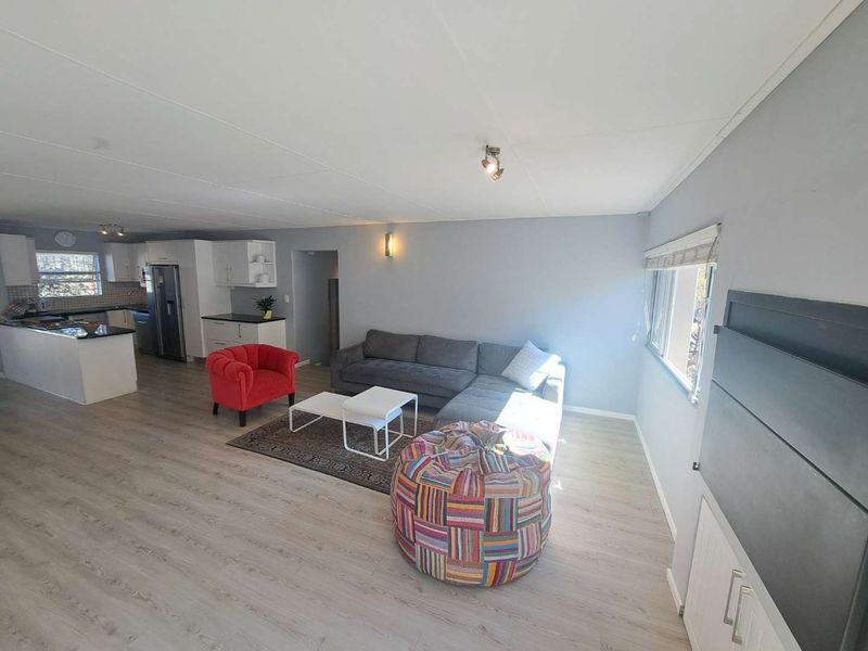 SUPER SOLE MANDATE – HOT PROPERTY IN KLEIN WINDHOEK! - Photo 7