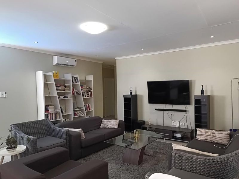 3 Bedroom House TO LET in Kleine Kuppe - Photo 9