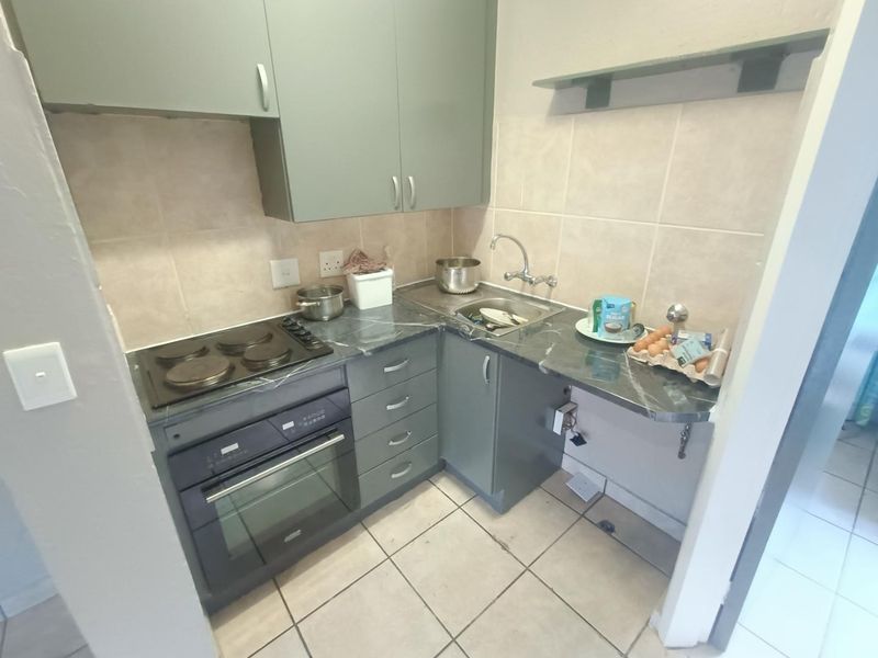 BEAUTIFUL DUPLEX FOR SALE IN SECURE COMPLEX IN ROOIHUISKRAAL NORTH!!!! - Photo 3