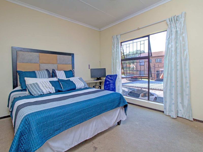 Seamless Living: Perfect Apartment in Top Location! - Photo 3