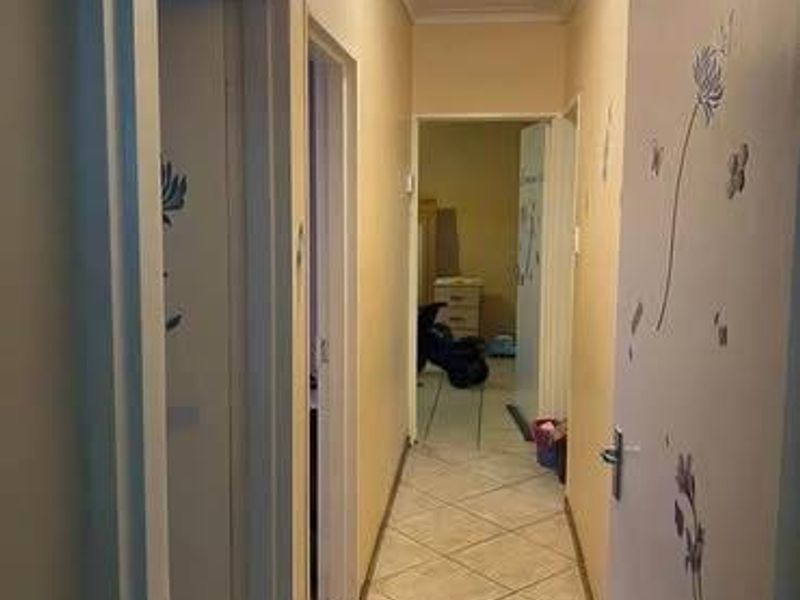 3-Bedroom Tauben-Glen Townhouse For Sale - Photo 8