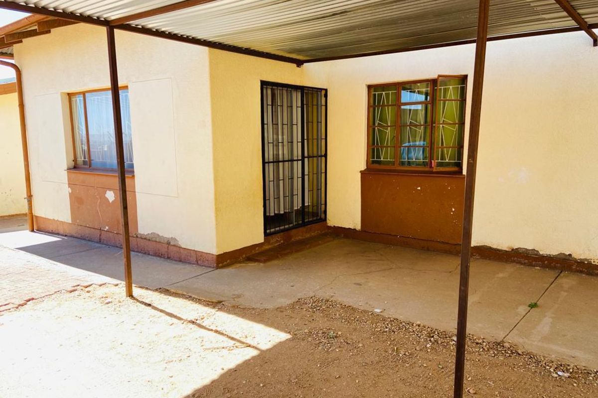 3 Bedroom House For Sale - WINDHOEK NORTH - Photo 4