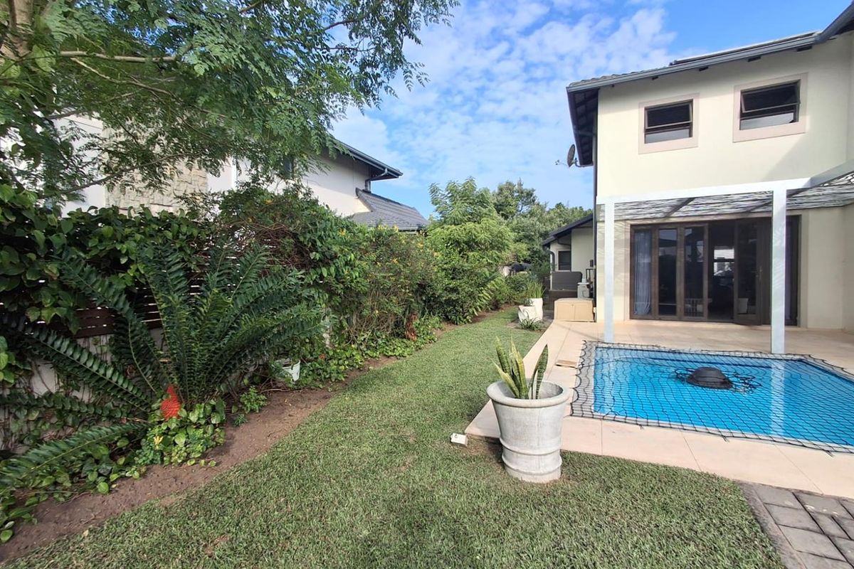 Golf Estate Living - Photo 3