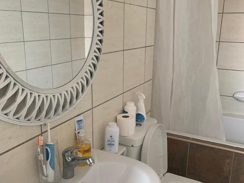 Bachelor flat for Sale City View – Windhoek West - Photo 8