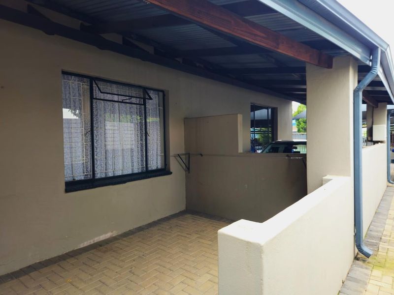 Modern  Apartment in Hartbeespoort - Photo 3