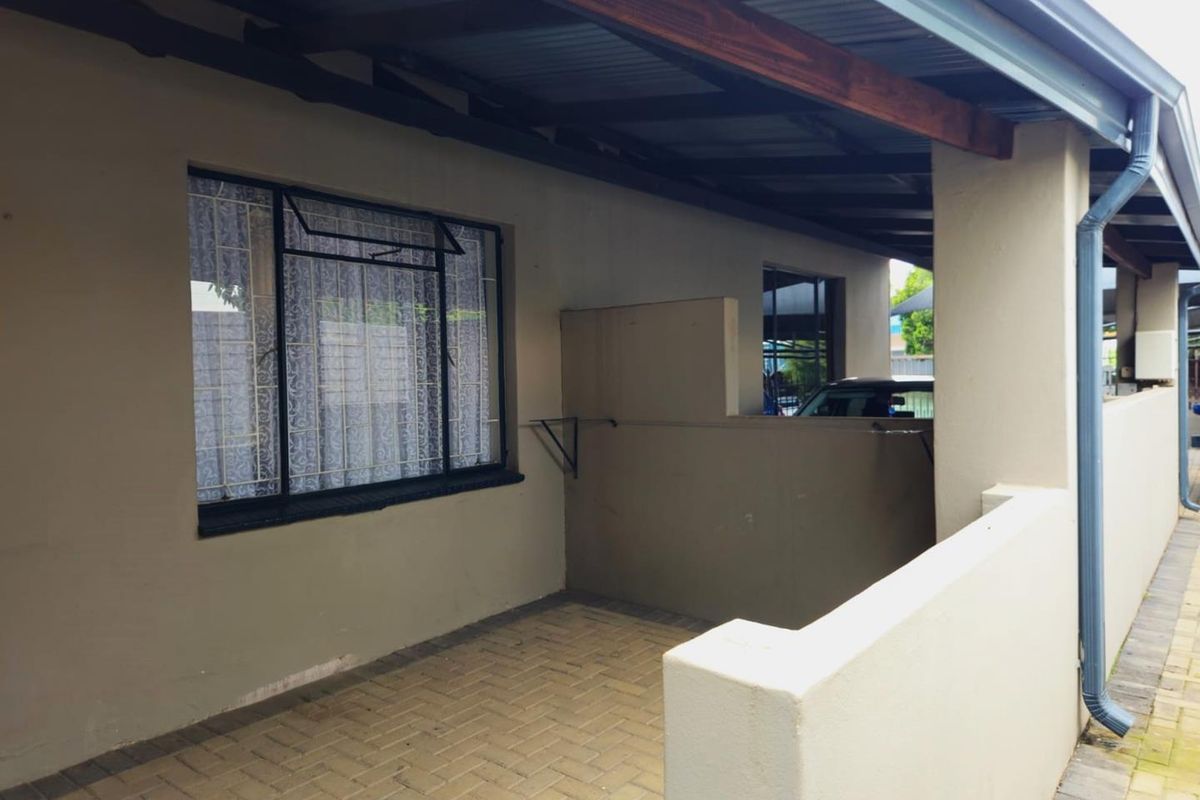 Modern  Apartment in Hartbeespoort - Photo 3