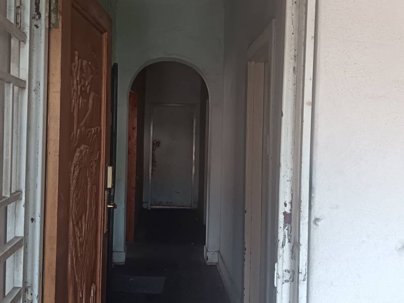 2 Bedroom House with ample covered parking and outbuildings for Sale - Photo 6