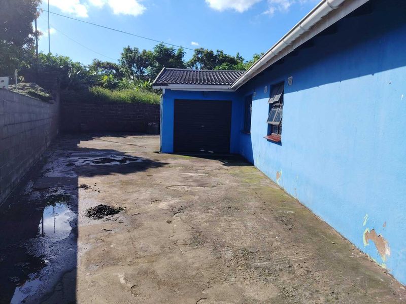 Spacious 4-bedroom house in one of the best area in Umlazi suburb - Photo 3