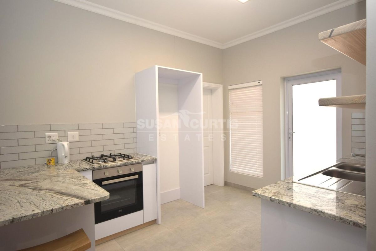 One bedroom flat very neat - Photo 3