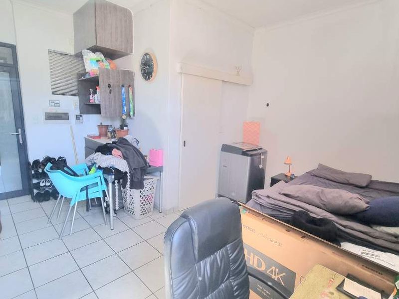 BACHELOR FLAT FOR SALE - Photo 5
