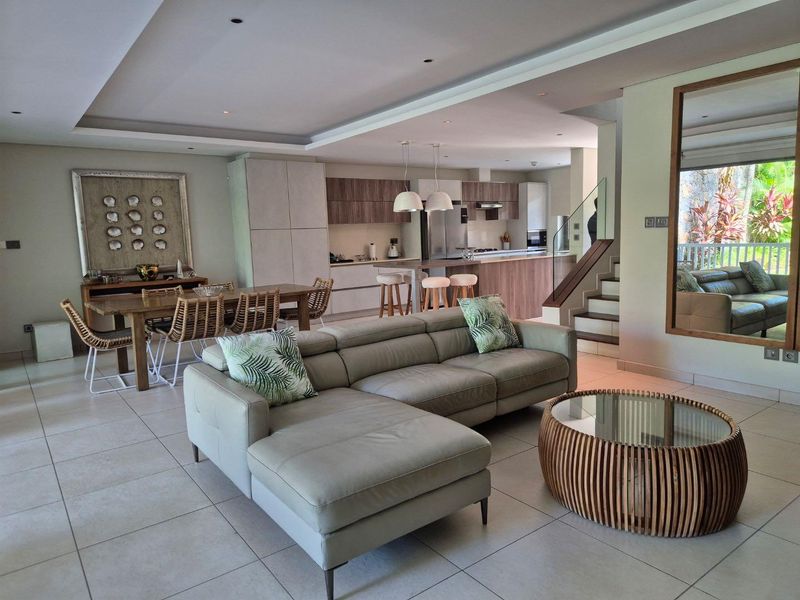 Luxury Redefined with Championship Golf Course Views. - Photo 6