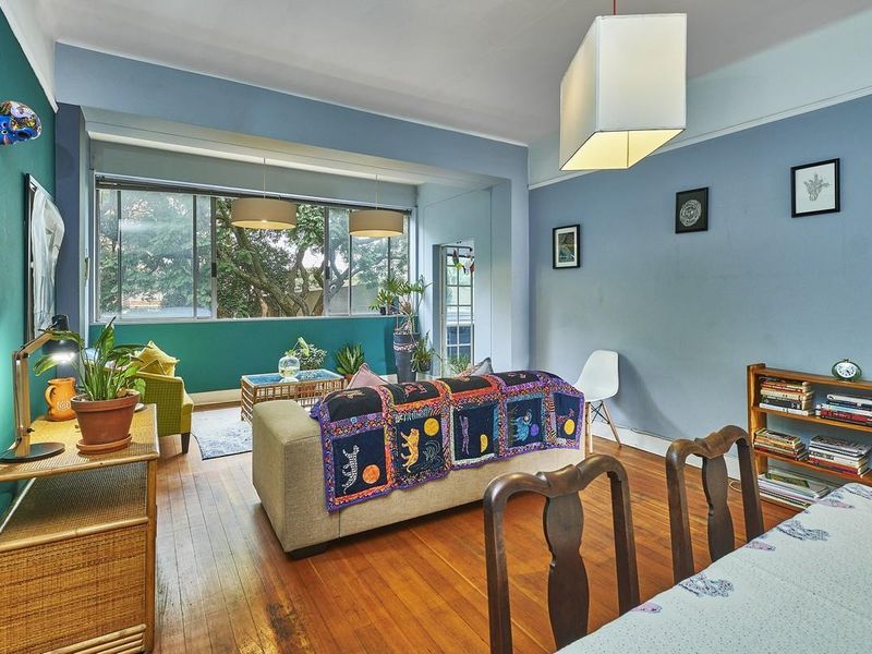 Earls Court! Coffee at the pulsating Killarney Mall! - Photo 8