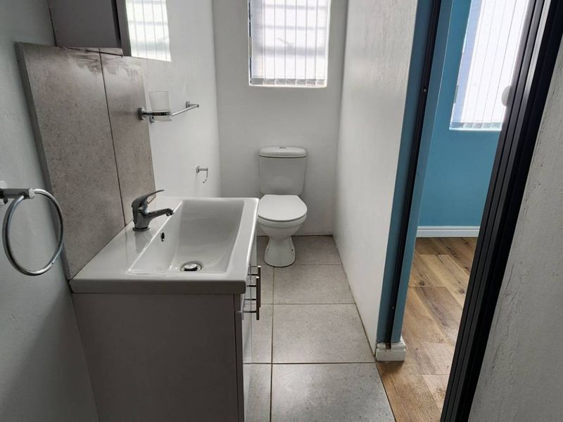 Awesome Apartment now available. - Photo 7