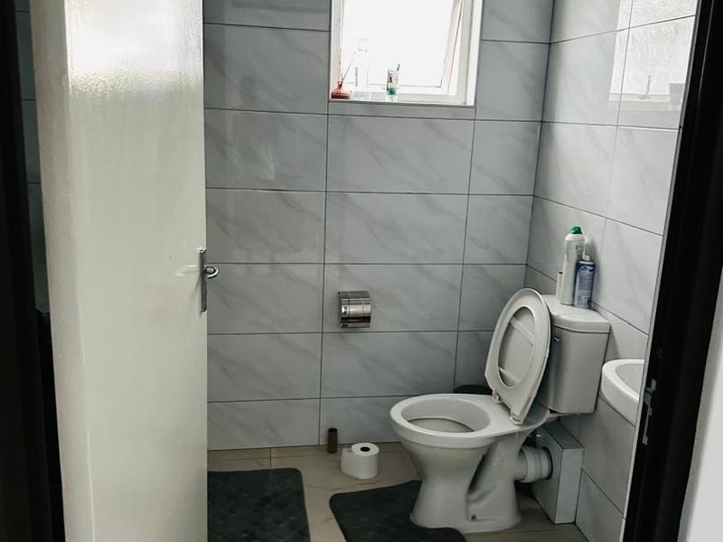 2 bedrooms flat available for sale in Spring Court, CBD behind Shoprite, Walvis Bay - Photo 6