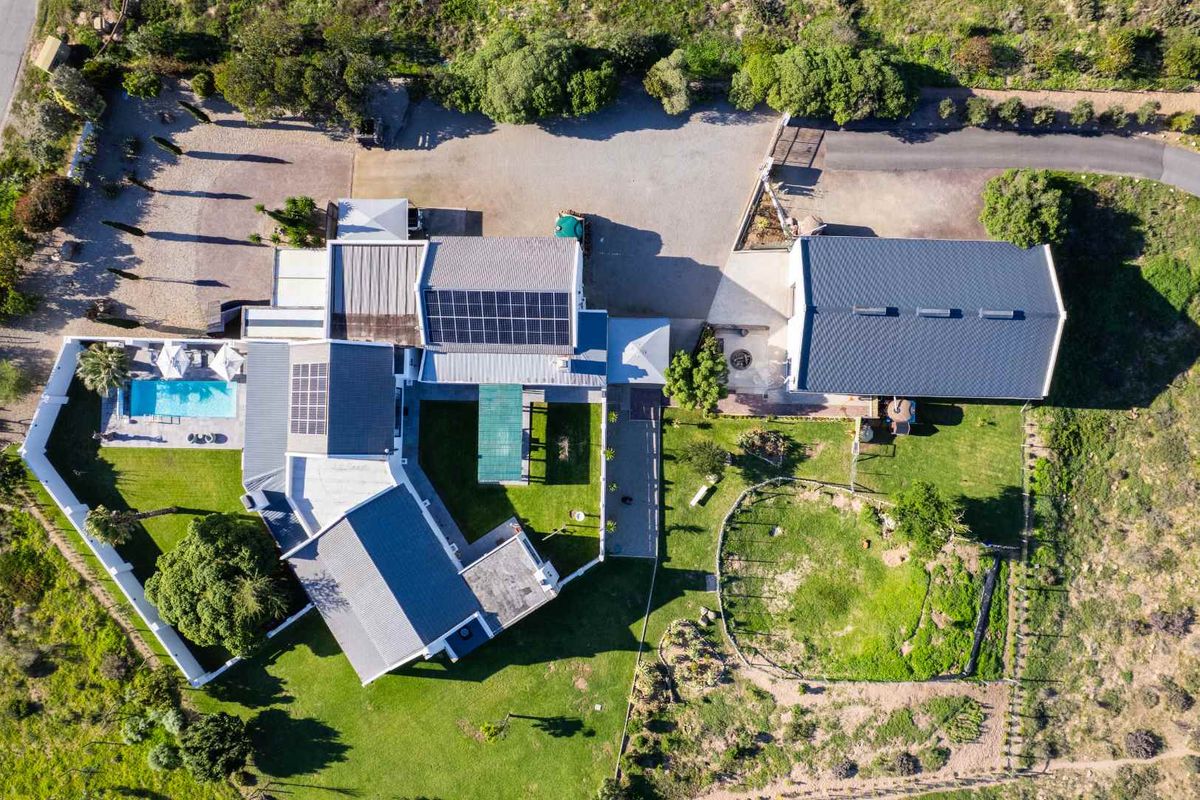 A Rare Lifestyle Estate with Three Properties Offering Space, Luxury and Endless Possibilities at Long Acres in the West Coast - Photo 4