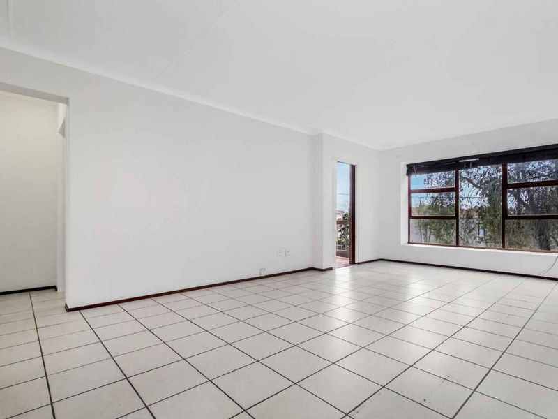 2 BEDROOM, 2 BATHROOM APARTMENT FOR SALE IN FOURWAYS - Photo 2