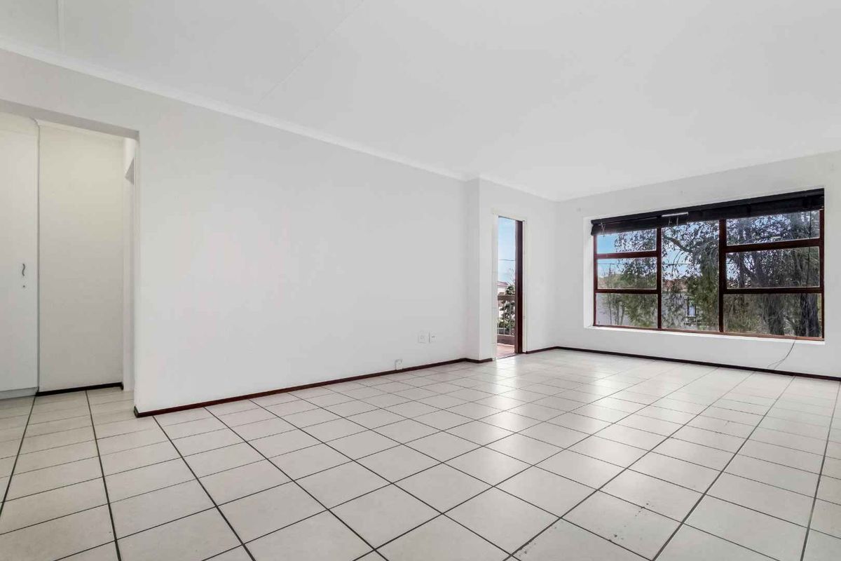2 BEDROOM, 2 BATHROOM APARTMENT FOR SALE IN FOURWAYS - Photo 2