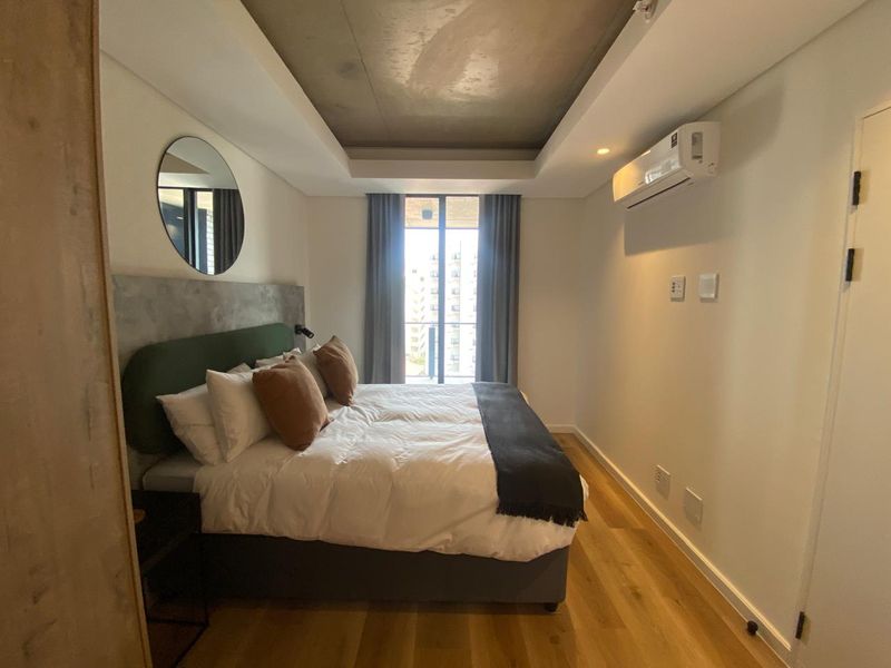 Lovely furnished 2 bedroom in Station House - Photo 8