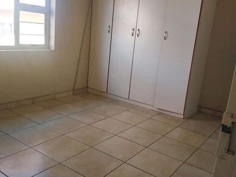 3 Bedrooms Townhouse For Sale Khomasdal - Photo 7
