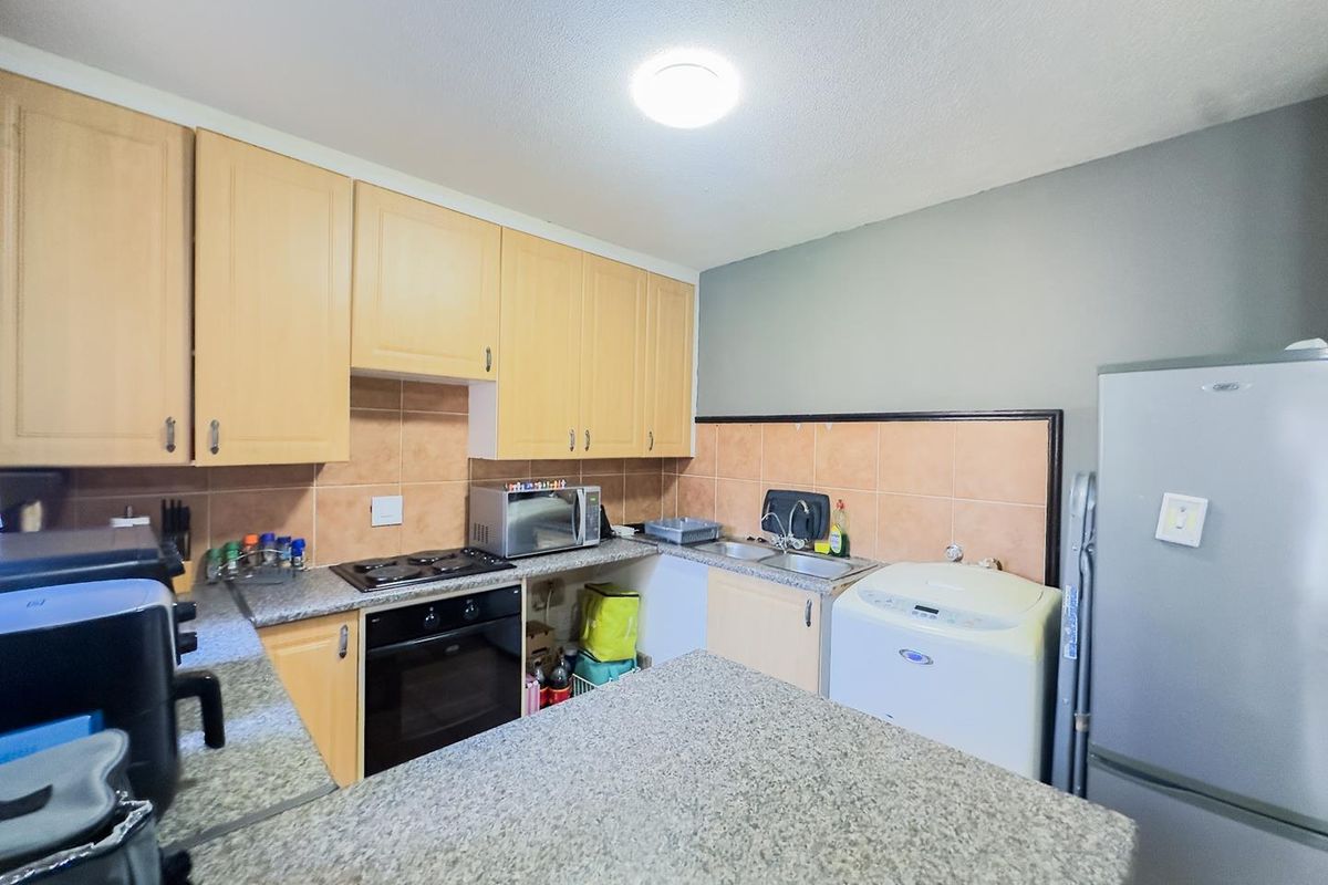 2 Bedroom Townhouse with a Private Garden - Photo 5