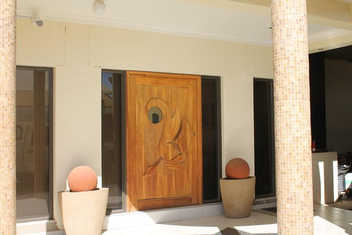 Property #2205972, House For Sale in Cimbebasia