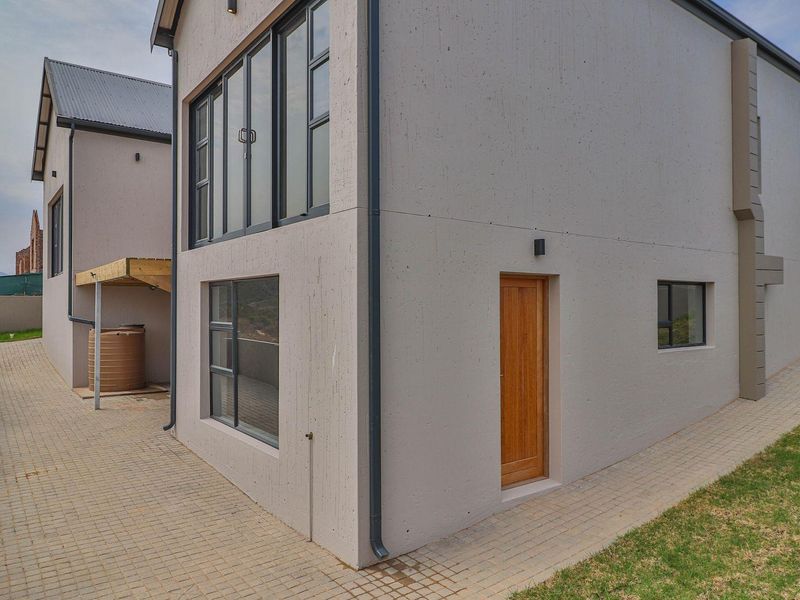 Nestled in the heart of Outeniquasbosch Wildlife Village - Photo 2