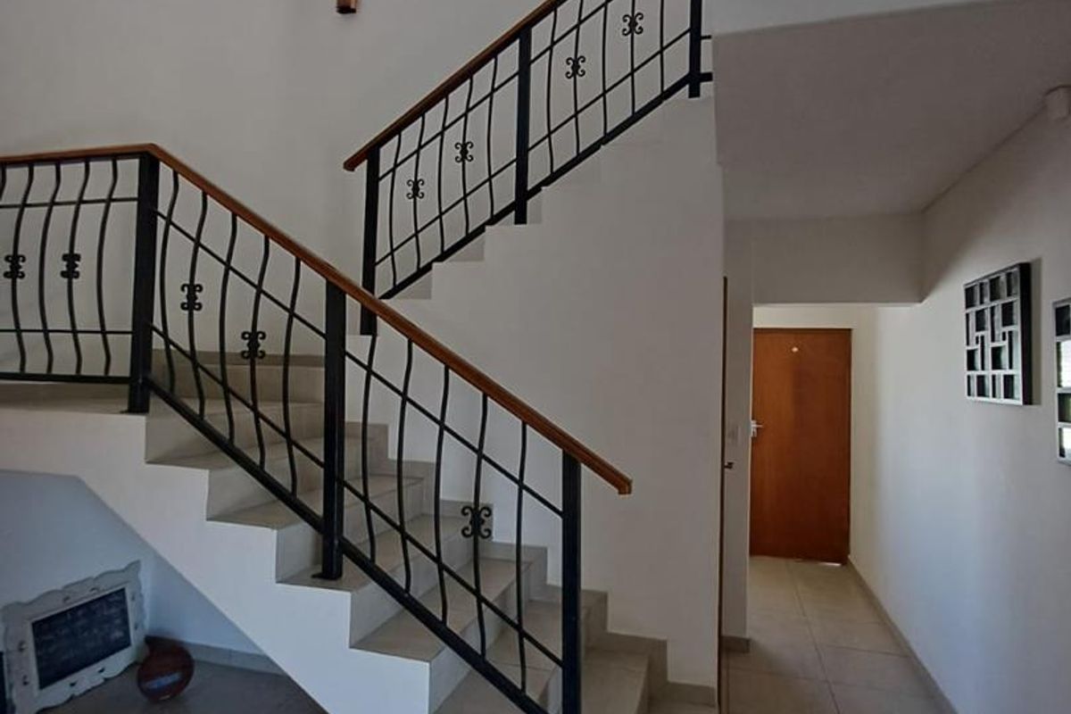 Family home in sought after area - Photo 4