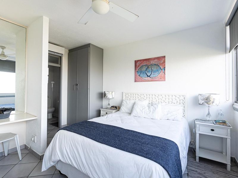 Modern, furnished and on the beach - Photo 9