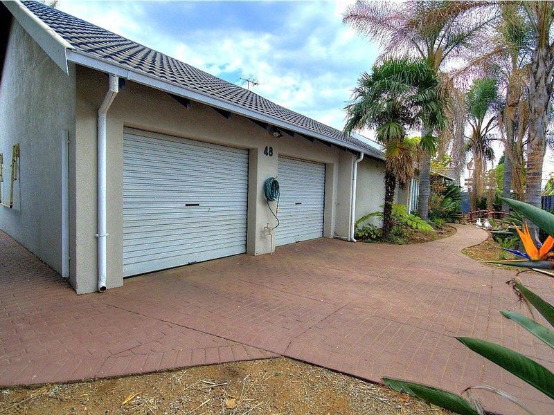 Exceptional property with 2 Dwellings! - Photo 5