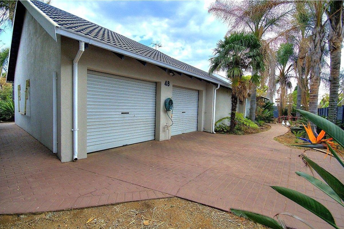 Exceptional property with 2 Dwellings! - Photo 5