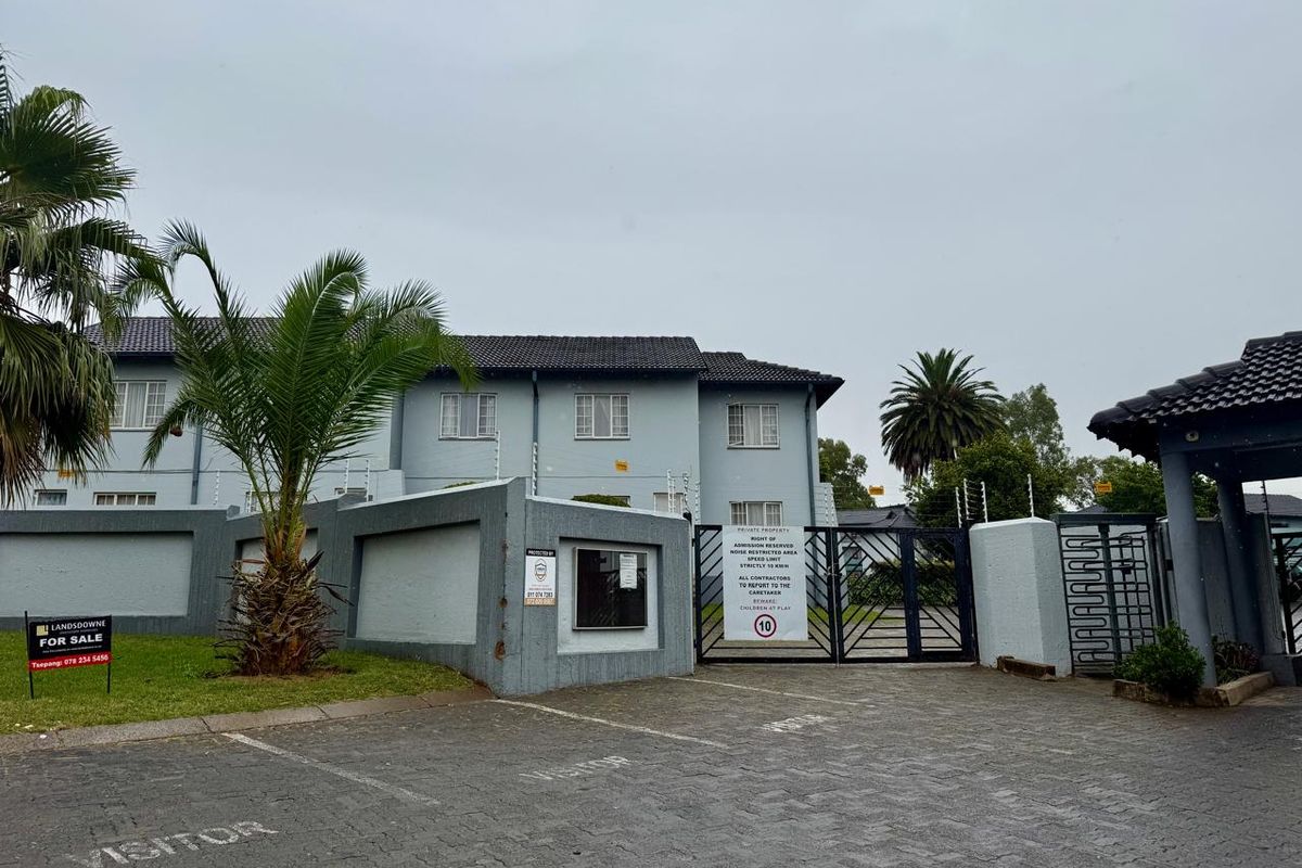 Stunning 2 bedroom Apartment - Photo 2