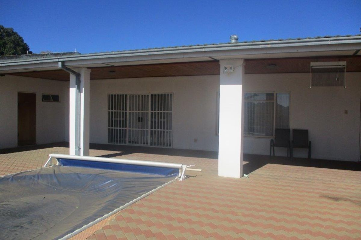 Huge property with dream views and flat - Photo 3