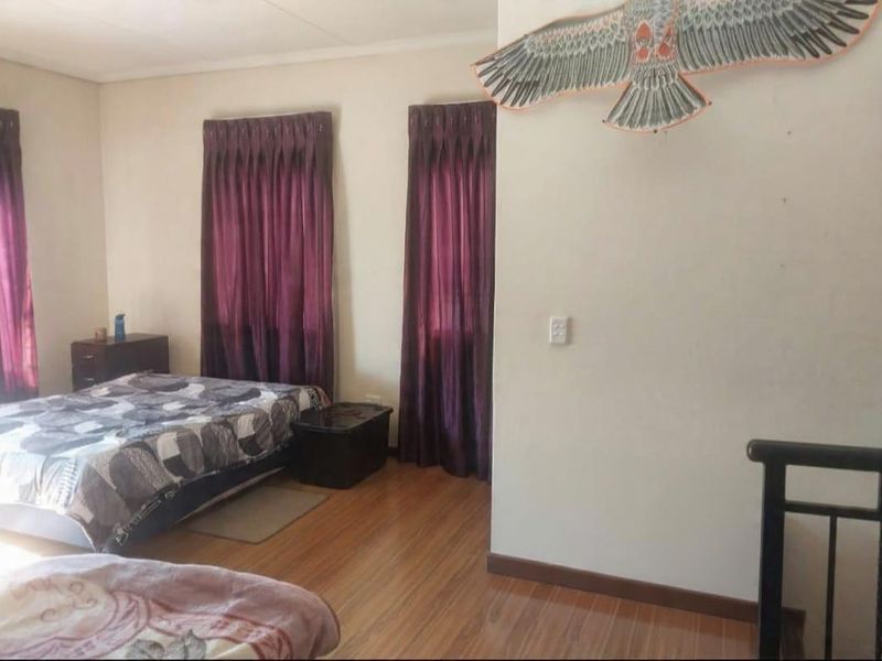 HUGE FAMILY HOME IN PRIME AREA - Photo 7