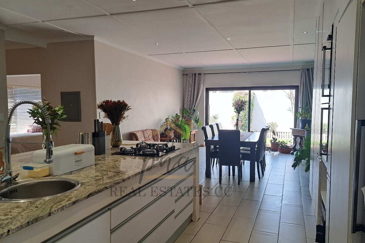 A remarkable Find!!!   Spacious 5 bedr family home with LOTS of garage space for sale in Meersig, Walvis Bay   selling for N$4.2 mil - Photo 3