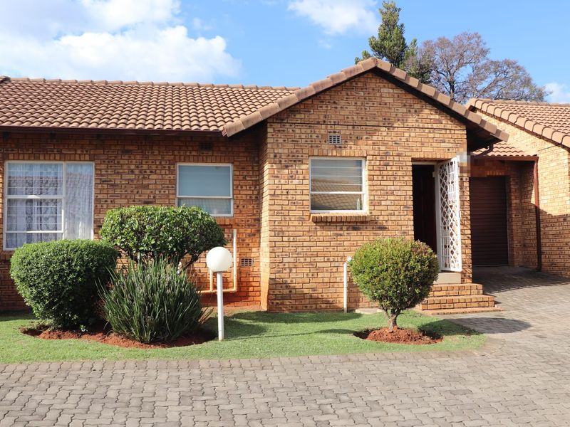Townhouse for sale in Somerset Place in Witpoortjie
