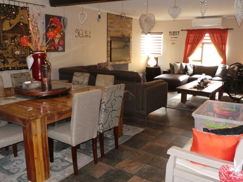 Spacious modern Family home close to schools - Photo 8